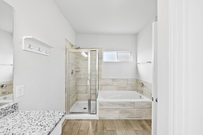 Building Photo - Spacious 5-Bedroom Rental on Oversized Cor...