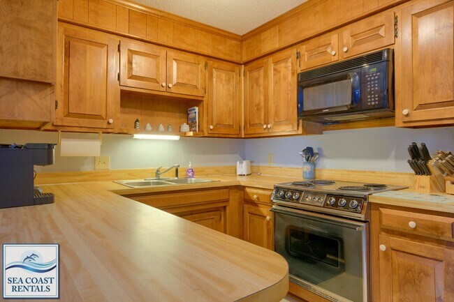 Building Photo - Shipwatch Villas 1415 @ 1896 New River Inlet Rd
