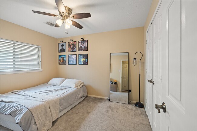 Building Photo - 135 S Delta Mill Cir