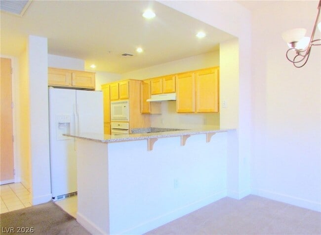 Building Photo - 83 E Agate Ave