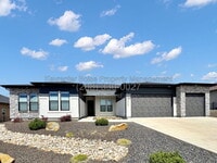 Building Photo - 5298 W Parkridge Dr