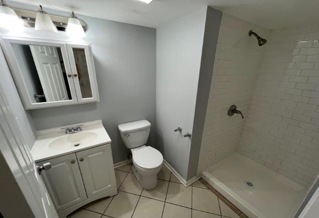 Building Photo - 2300 S Ridgeway Ave