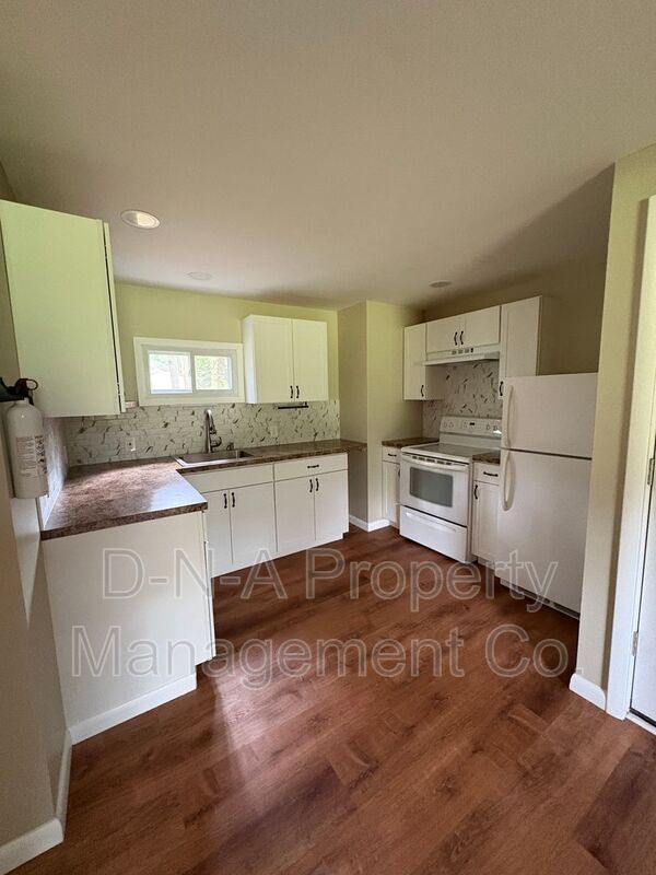 Building Photo - 307 Cabin Ln