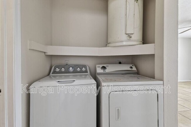 Building Photo - 1618 W 26th Ct