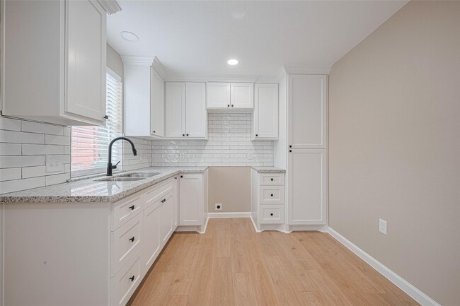 Building Photo - 2516 Craigmont St