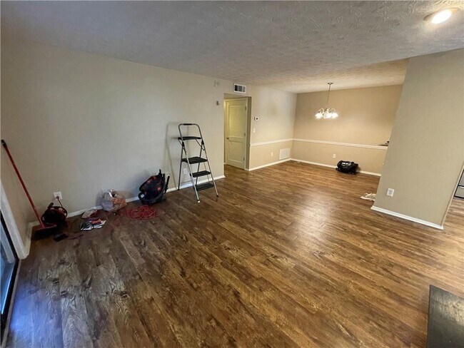 Building Photo - 803 Wynnes Ridge Cir SE