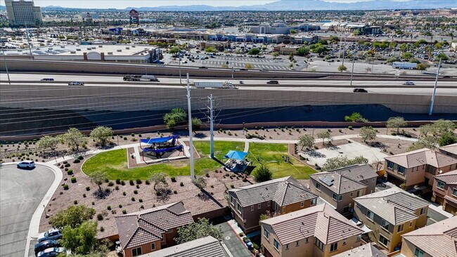 Building Photo - Gorgeous 4BR/2.5BA/2GA Two-Story Gem in Gated Community!