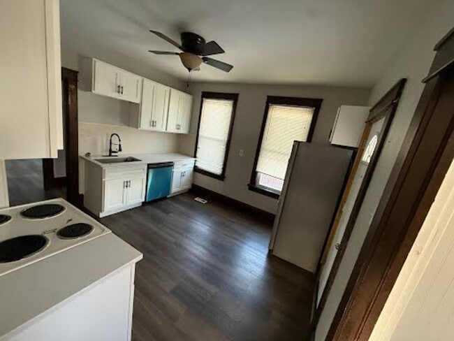 Building Photo - Beautifully Remodeled 3-Bed, 2-Bath Home with Modern Updates