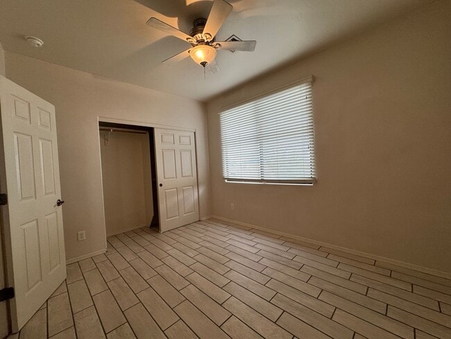 Building Photo - 4BR/3BA/2.5CG, 2534 sq.ft. rental with DEN in Sierra Vista, AZ