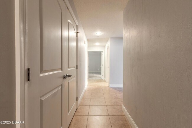 Building Photo - 3245 S Atlantic Ave