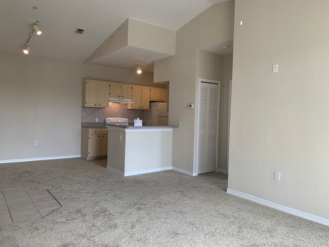 Building Photo - 1br/1ba Visconti Condo with Pond View!