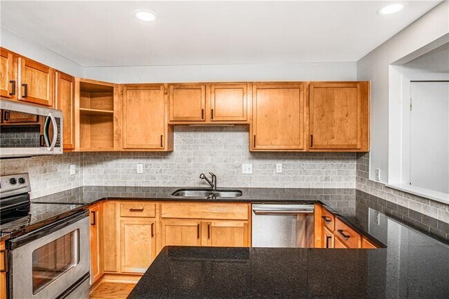 Building Photo - 449 Clairemont Ave