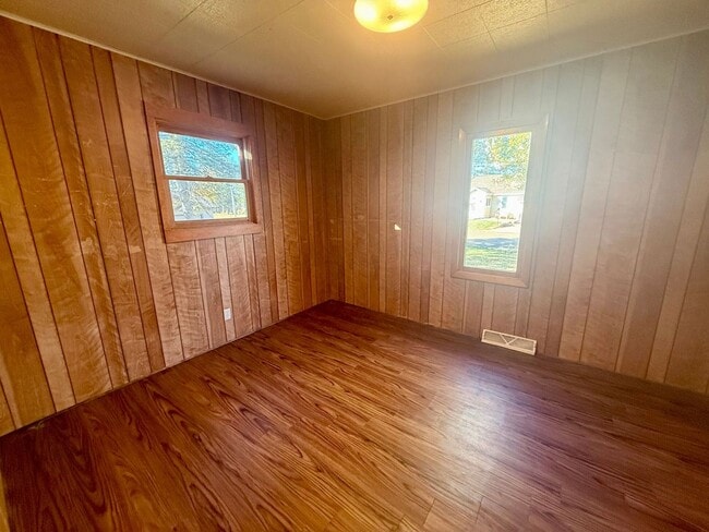 Building Photo - 3 Bed 1.5 Bath Single Family Home in Elcho