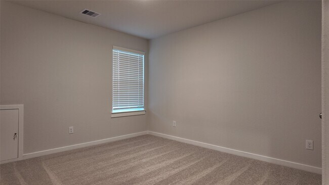 Building Photo - 8519 Blueberry Ash St