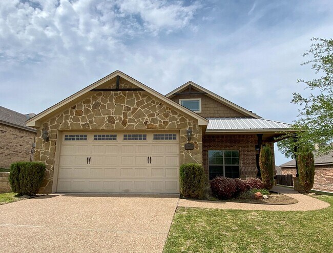 Primary Photo - 4 bedroom Single Family Home