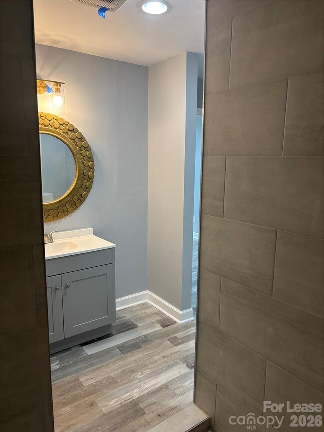 Building Photo - 6225 Branch Hill Cir