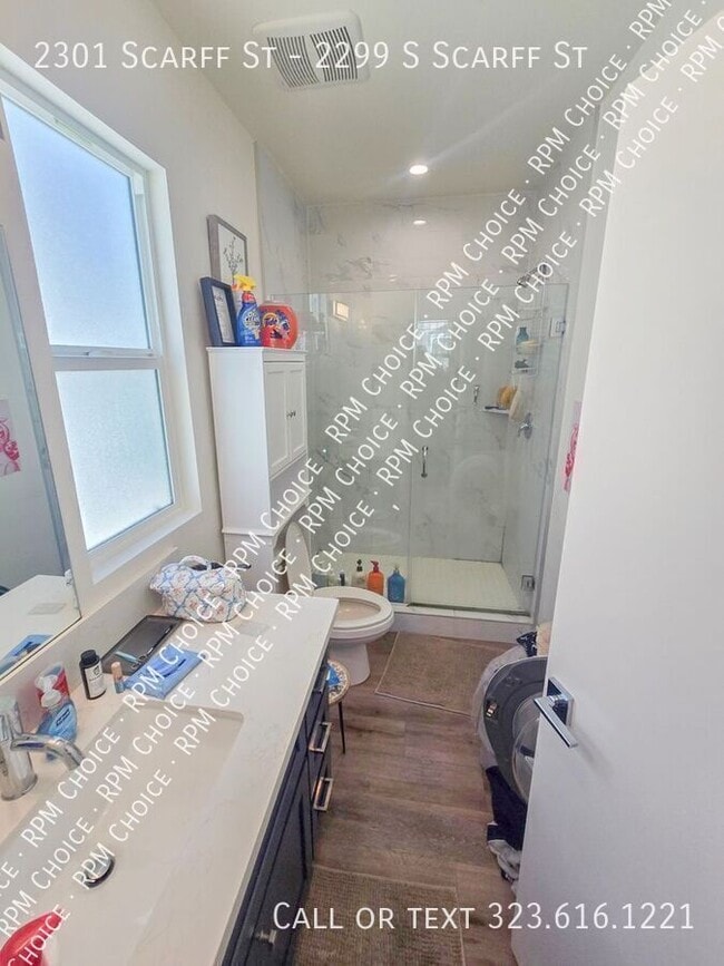 Building Photo - 2301 Scarff St