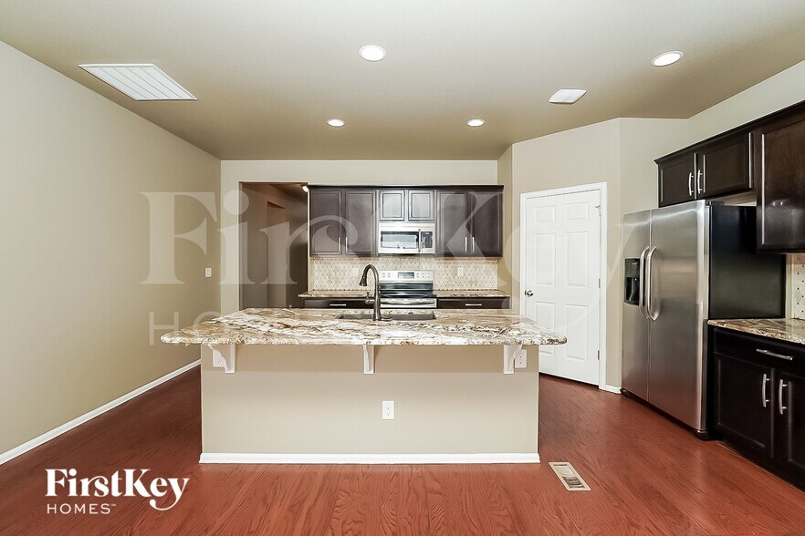 Building Photo - 6464 N Ensenada Ct