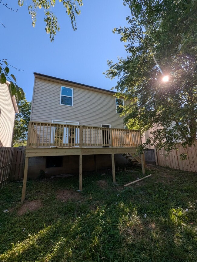 Building Photo - 444 Becky Pl