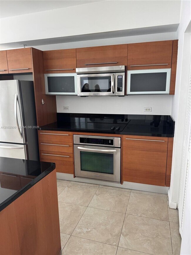 Building Photo - 253 NE 2nd St