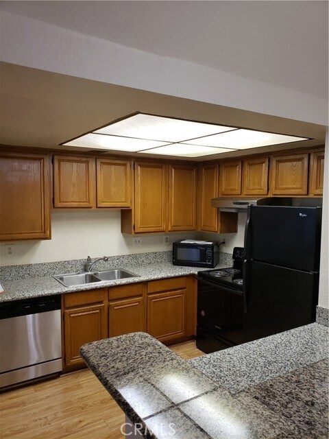Building Photo - 22889 Hilton Head Dr