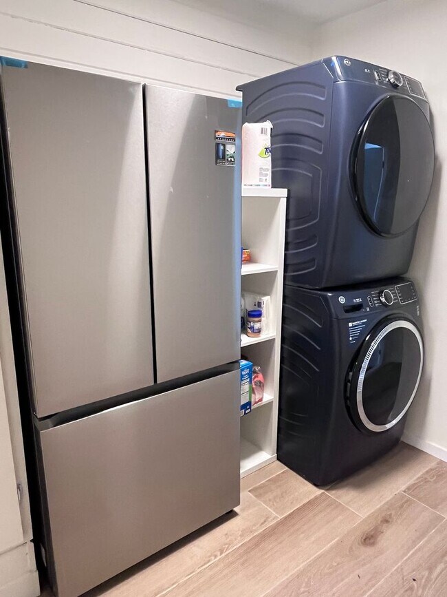 Building Photo - Fully Furnished- 2 bedroom/ 2 bathroom in Seacliff neighborhood walking distance to the beach