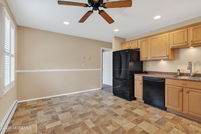 Building Photo - 69 William And Mary Sq