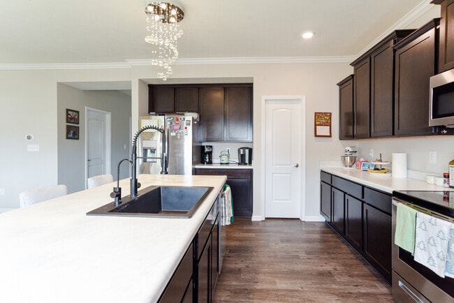 Building Photo - 1908 Porter Dr