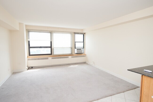 Building Photo - 4180 N Marine Dr