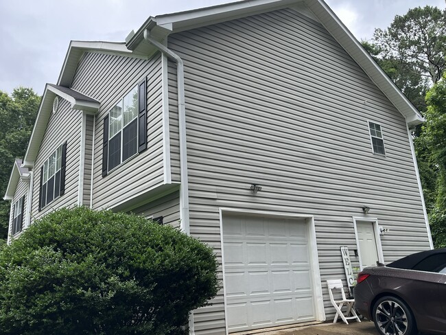 Building Photo - 103 Rosalie Way