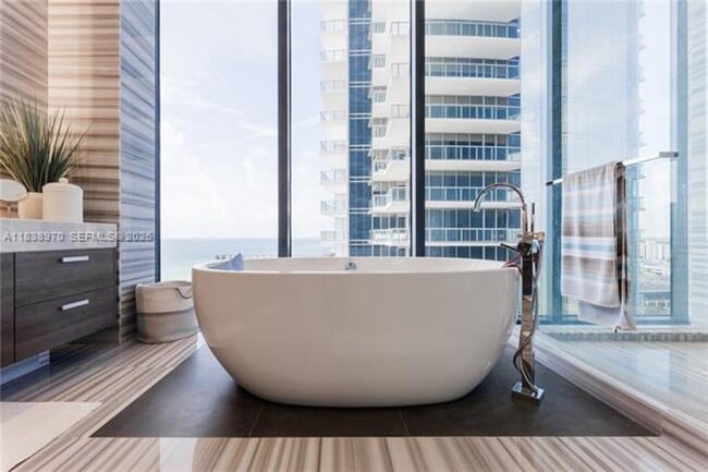 Building Photo - 17141 Collins Ave