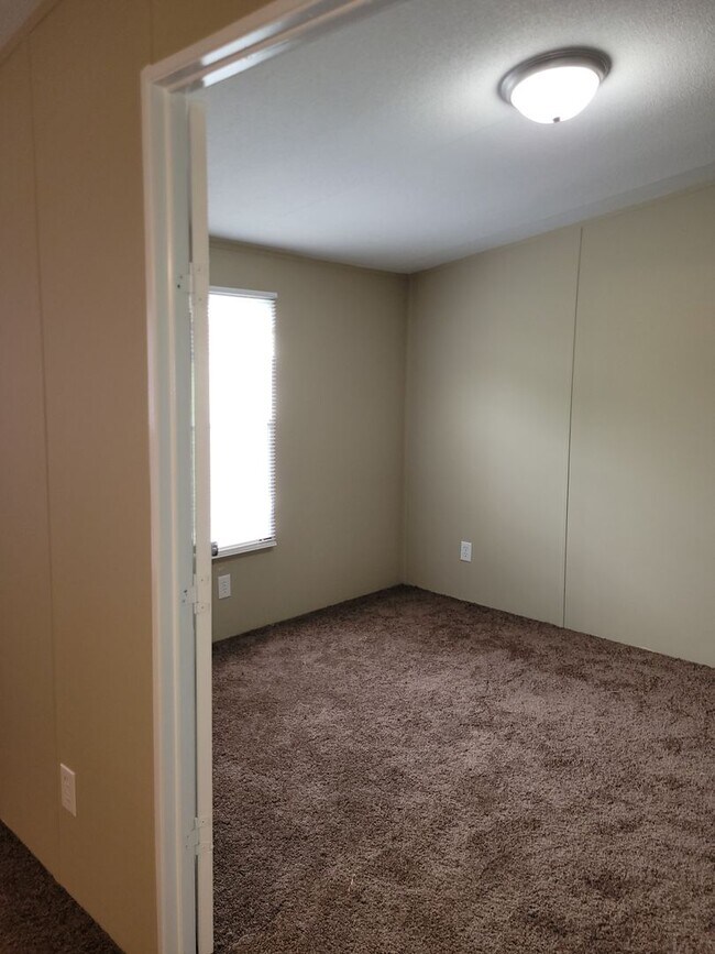Building Photo - NOW PRE-LEASING-Accepting Applications- Elbert Co-Bowman, GA- 4 Bedroom and 2 Bathroom Manufactur...