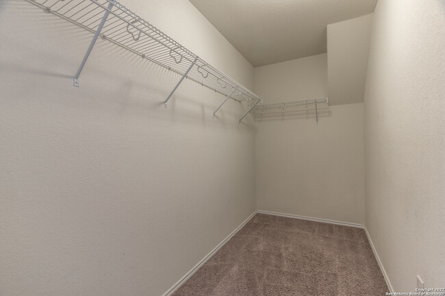 Building Photo - 1434 Kedros-