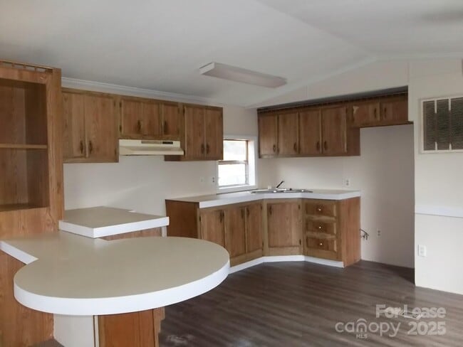 Building Photo - 146 Thornwood Ln