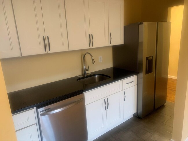 Building Photo - 4147 Wilder Ave