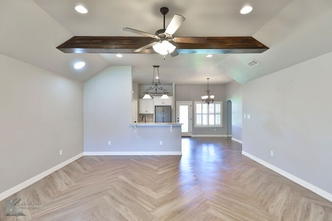 Building Photo - 3/2/2 in Butterfield Meadows!