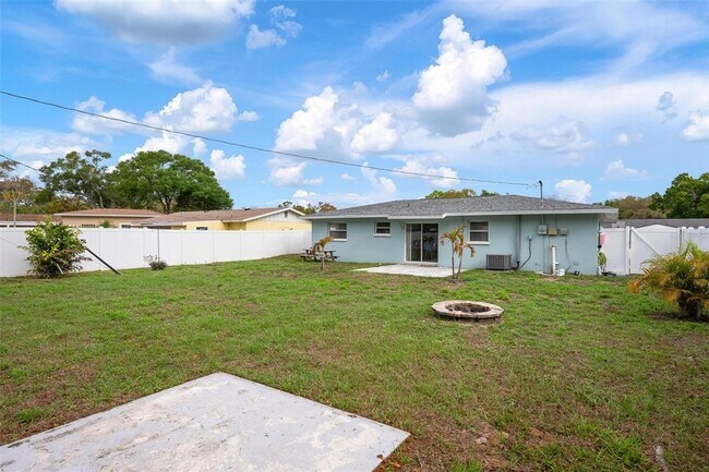 Building Photo - 5120 Brookmeade Dr