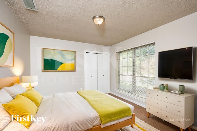 Building Photo - 2912 Yorktown Rd