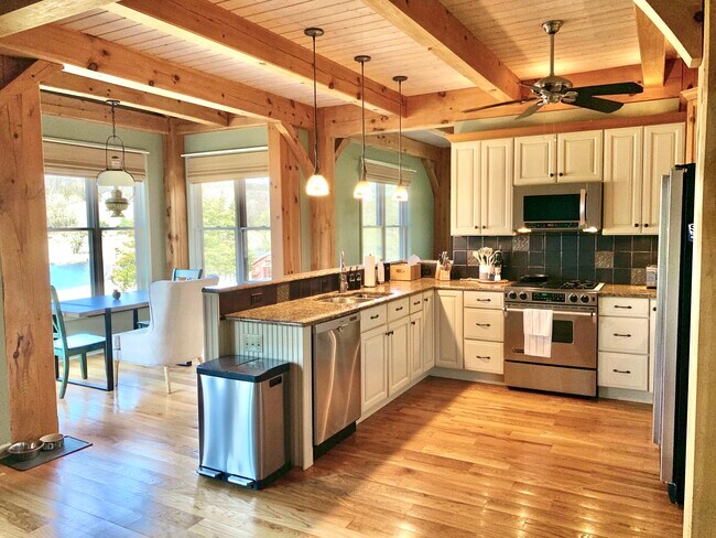 Building Photo - 7 Silo Ln