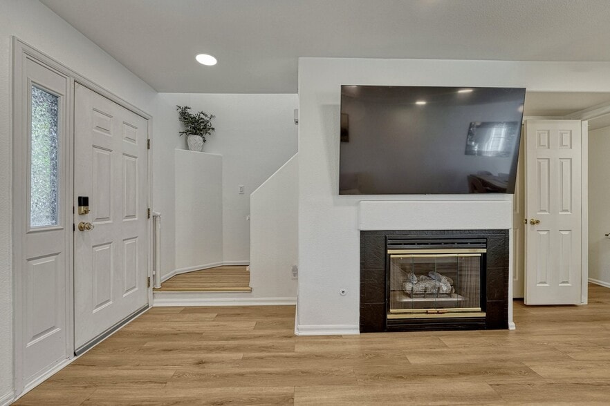 Building Photo - 1337 S Danube Ct