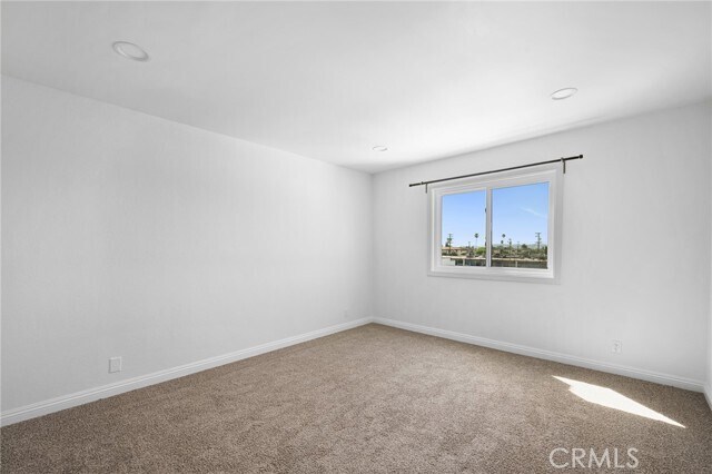 Building Photo - 460 Oak St