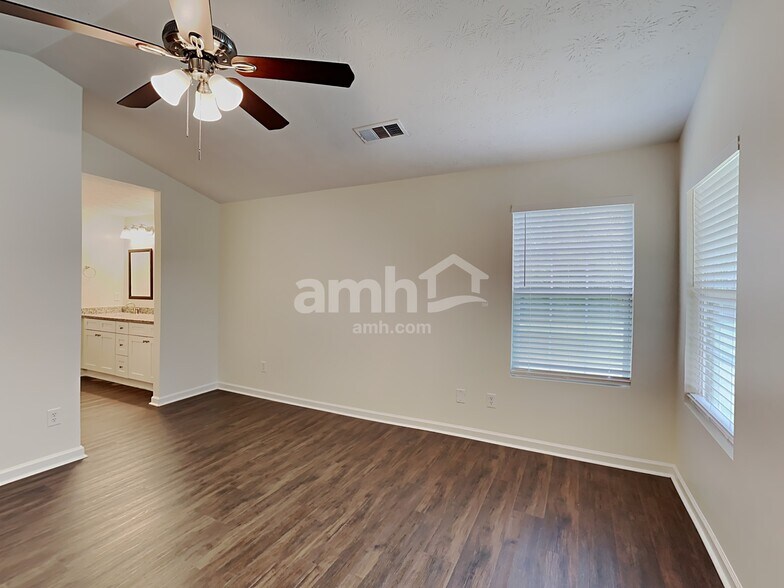 Building Photo - 621 Everlasting Way