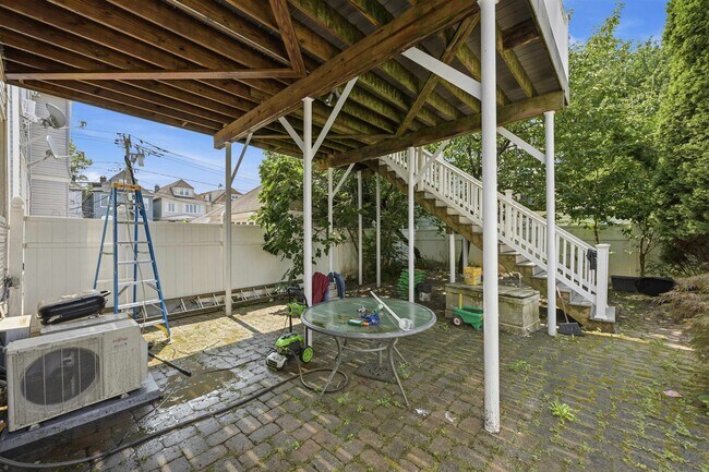 Building Photo - 164 W 31st St