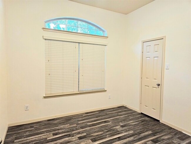 Building Photo - 16834 Jelly Park Stone Dr