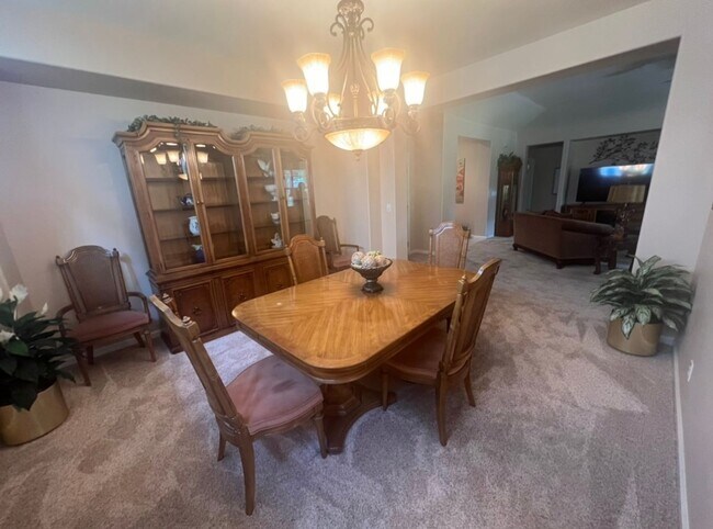 Building Photo - 3-bedroom, 2.5 bathroom home desirable Marquise Gated Community