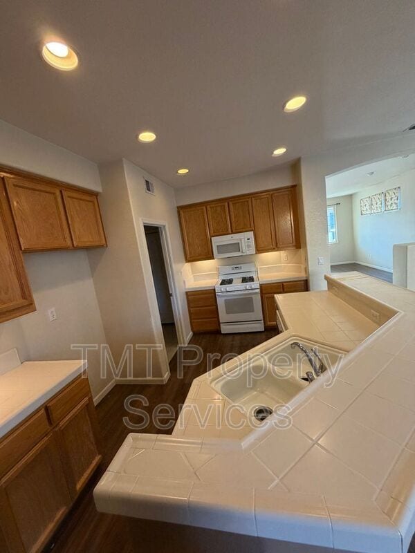 Building Photo - 9429 Gensler Ct