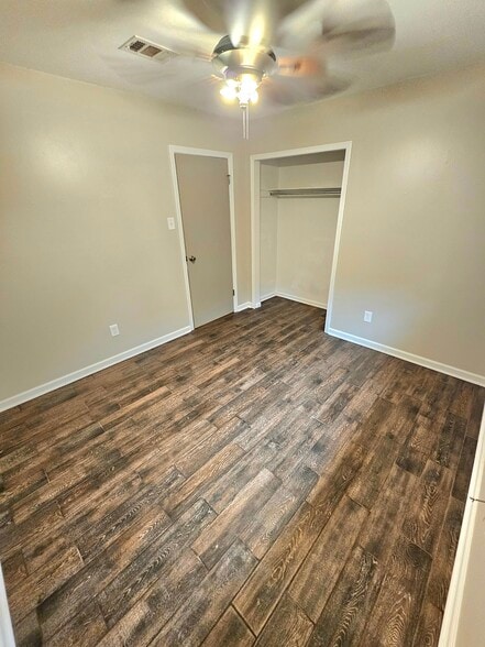 Building Photo - 516 Colynwood Dr