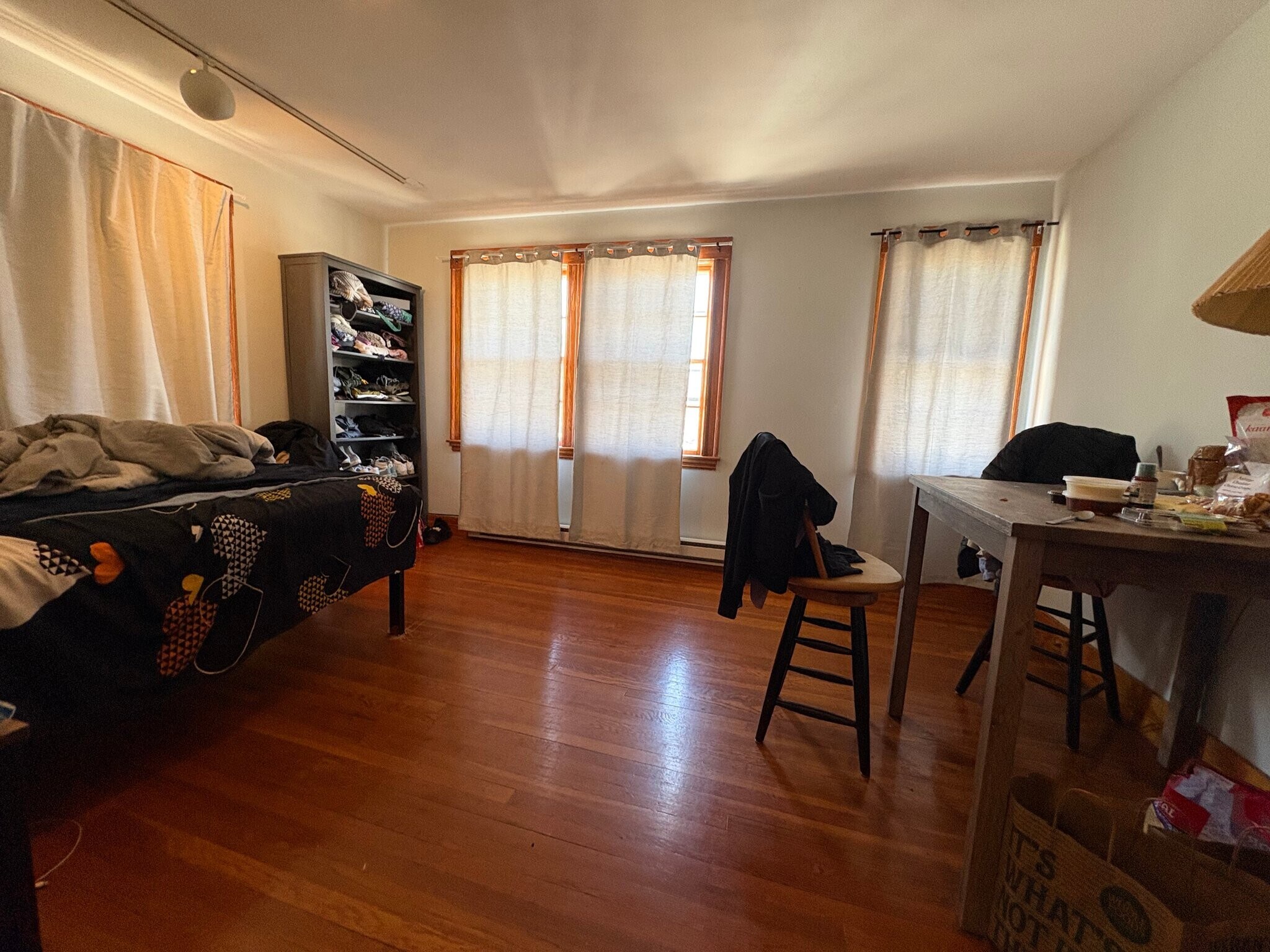 Building Photo - 1446 Cambridge St