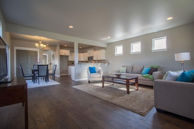 Building Photo - Gorgeous 3-Bdr Home in McKenzie Meadows Village in Sisters!