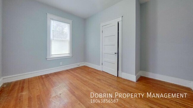 Building Photo - 2414 Lancelot Ave